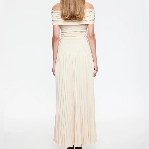 NWOT Lioness Field of Dreams Maxi Dress in Oatmeal - never worn - Picture 5 of 8